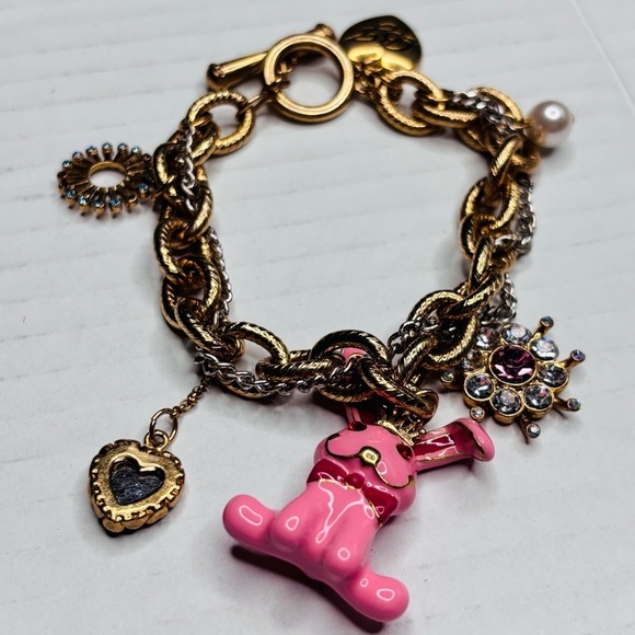 BETSY JOHNSON Vintage Gold Pink Bunny Charm Bracelet - Picture 4 of 5